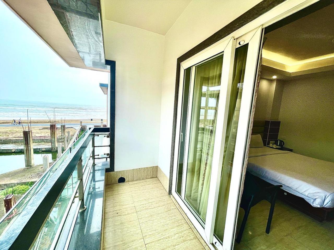 Gr Palace, In Front Of Sea-Beach With Breakfast, Swimming-Pool, Fully Air-Conditioned, Hotel With Parking Availability Puri Exterior foto