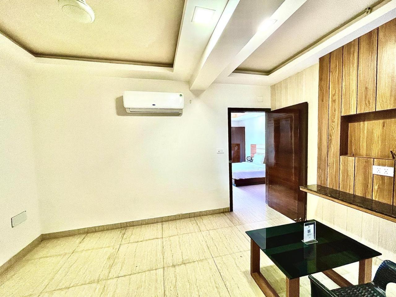 Gr Palace, In Front Of Sea-Beach With Breakfast, Swimming-Pool, Fully Air-Conditioned, Hotel With Parking Availability Puri Exterior foto