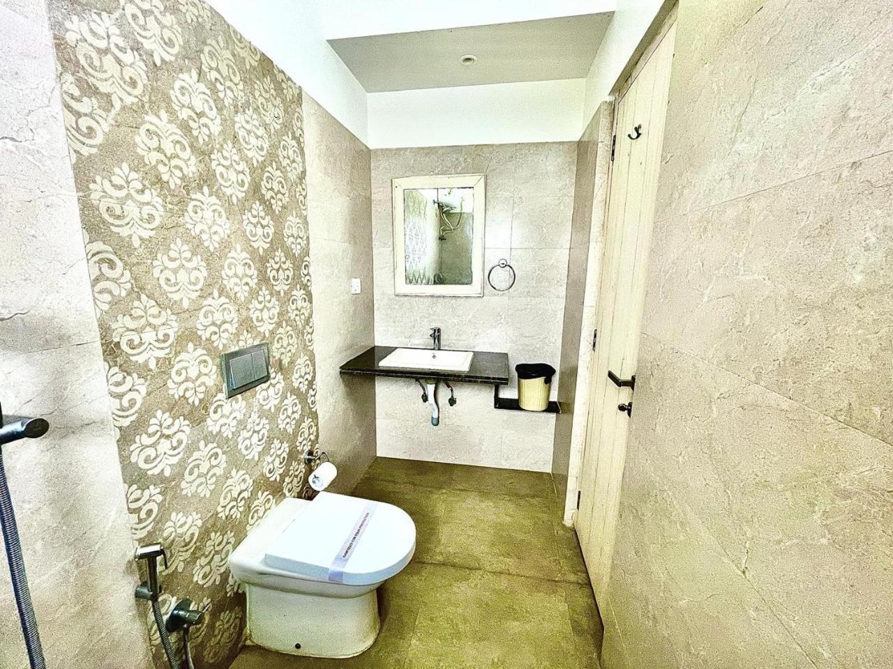 Gr Palace, In Front Of Sea-Beach With Breakfast, Swimming-Pool, Fully Air-Conditioned, Hotel With Parking Availability Puri Exterior foto